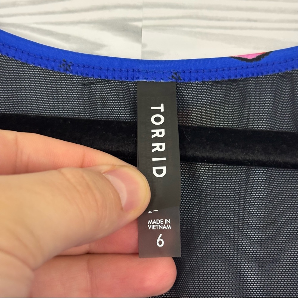Torrid Active Swim Top Wire-Free Lightly Lined Full Coverage Size 6X NWT - Picture 6 of 9